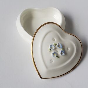 Coalport England Bone China Heart-Shaped Potpourri Trinket Box with Gold Trim